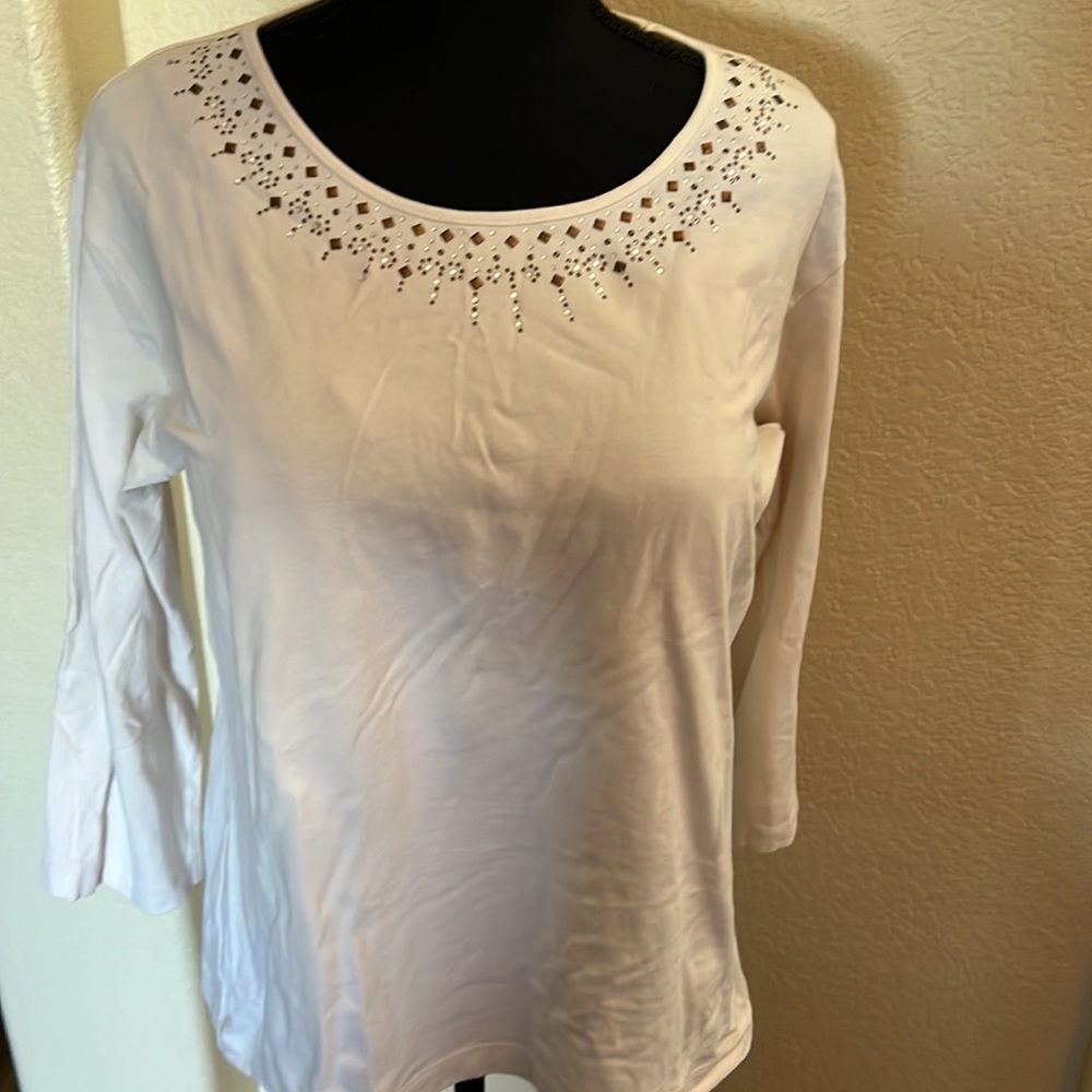 Chico’s sz 3, lightly worn, well cared for 3/4 length sleeve decorated t shirt